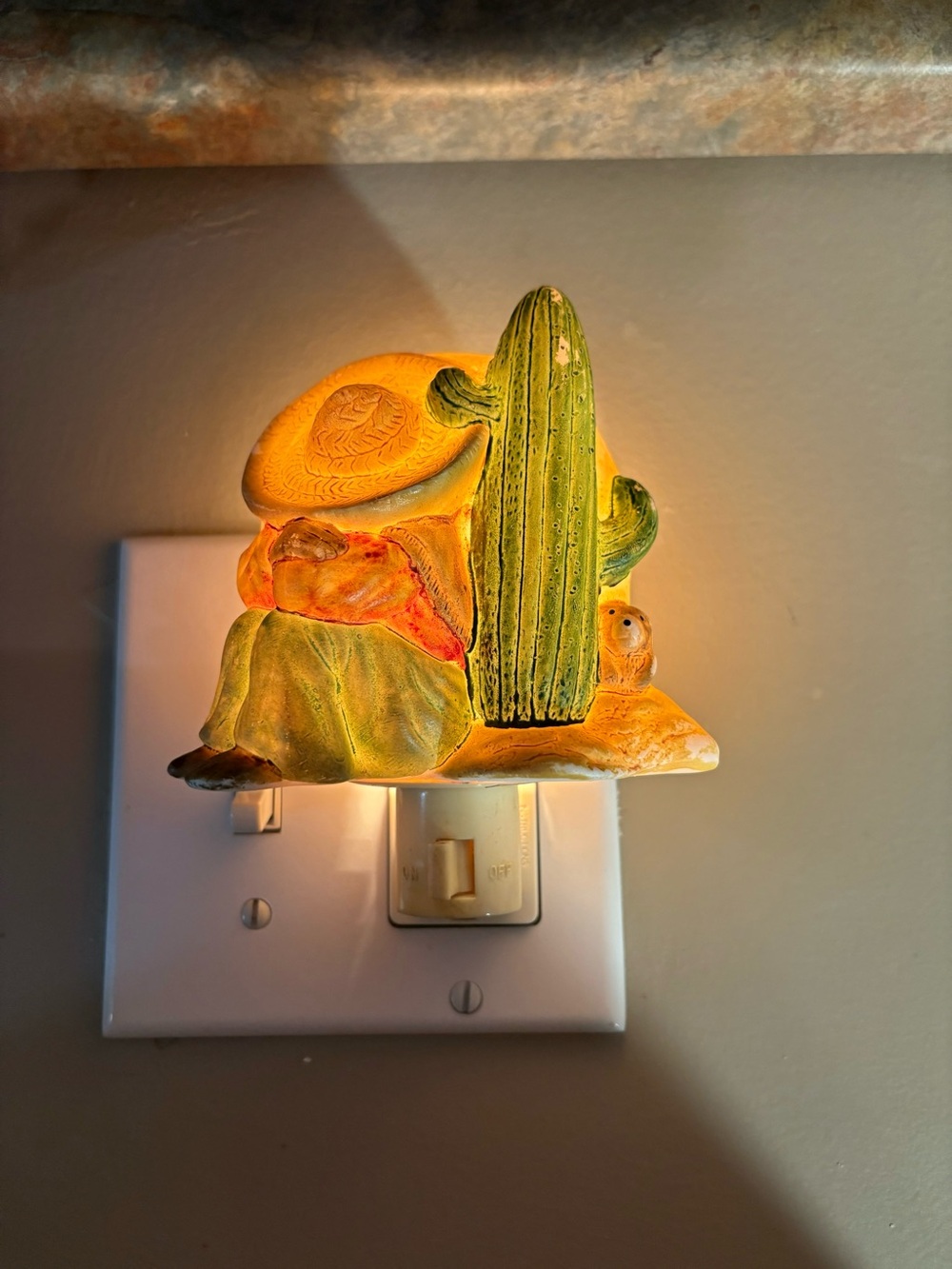 Decorative Vintage Ceramic Cactus Night Lights - Yellow & Green with New Bulbs